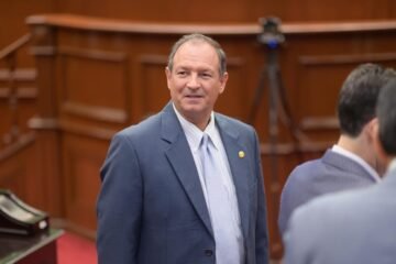 David Martínez Gowman presenta iniciativa para dar certeza jurídica al patrimonio de las familias michoacanas