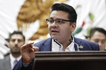 Tras presentación de iniciativa en materia electoral, Toño Carreño sostiene que antes y después de la elección los votos ciudadanos deben valer lo mismo Tras presentación de iniciativa en materia electoral, Toño Carreño sostiene que antes y después de la elección los votos ciudadanos deben valer lo mismo