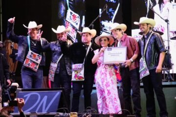 🎶✨ ¡Rinde Uruapan emotivo homenaje a Carlos Manzo! ✨🎶