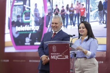 Reporta Gladyz Butanda entrega de 53 mil tarjetas gratuitas del teleférico