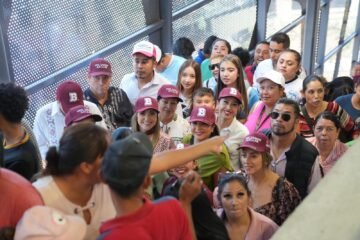 En sus primeras horas de funcionamiento, el teleférico ha sido todo éxito