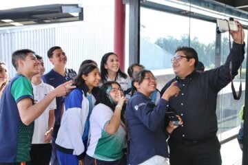 Estudiantes de Uruapan inauguran una nueva era de movilidad con el teleférico