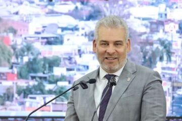 Tarjeta de teleféricos será compatible con cablebús de CDMX: Bedolla