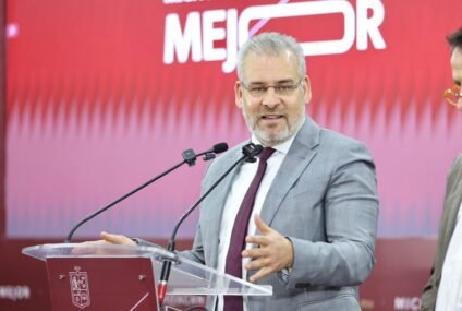 Inicia entrega gratuita de tarjetas para el teleférico de Uruapan: Bedolla Inicia entrega gratuita de tarjetas para el teleférico de Uruapan: Bedolla