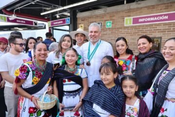 Uruapan vuela alto; inaugura Bedolla el primer teleférico de Michoacán