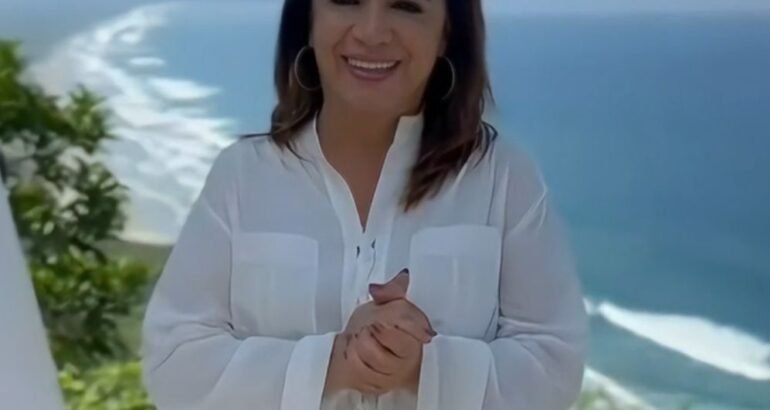 Invita Fabiola Alanís a disfrutar la costa michoacana: playas limpias, gastronomía única y calidez que se vive en familia