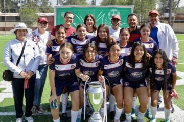 Gabriela Molina reconoce a campeones estatales del Mundialito Escolar
