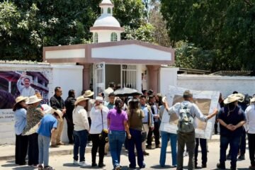 Con mariachi y muestras de cariño, recuerdan a Carlos Manzo en el que sería su cumpleaños número 41 Con mariachi y muestras de cariño, recuerdan a Carlos Manzo en el que sería su cumpleaños número 41