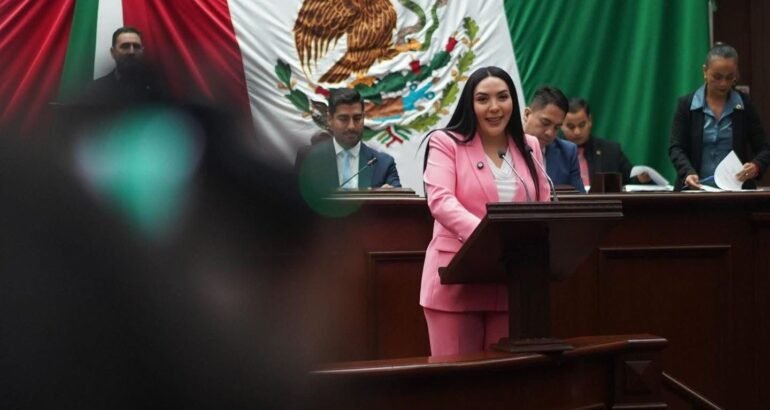 Desde el Congreso se seguirán promoviendo acciones legislativas contra la violencia escolar: Adriana Campos