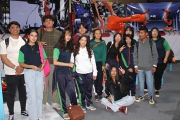 Estudiantes del Cecytem Uruapan fortalecen habilidades en inteligencia artificial y robótica