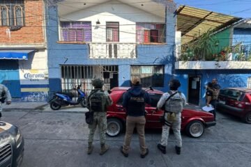 Fiscalía de Michoacán realiza cateos en diferentes puntos de Morelia y asegura más de 2 mil dosis de droga