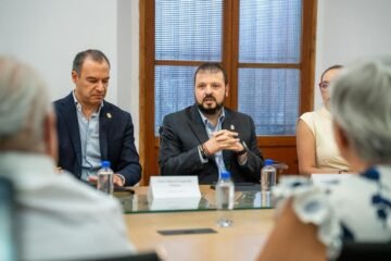 Gobierno de Michoacán da continuidad a mesas de diálogo para avanzar en solución de la huelga a la UMSNH: Raúl Zepeda
