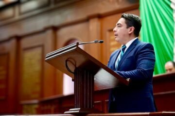 Iván Vera presenta iniciativa para proteger derechos de niñas y niños con padres privados de la libertad