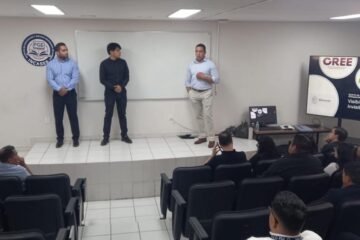 Promueve Carlos Torres Piña capacitación especializada para la atención de personas con discapacidad