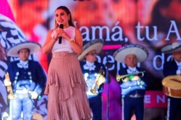 Emotivo festejo a las madres, organizado por Ayuntamiento