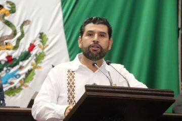 Octavio Ocampo plantea licencias parentales y sistemas de cuidados para madres trabajadoras de Michoacán