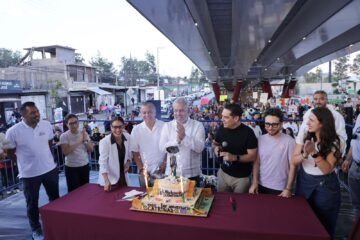 Celebra Bedolla primer aniversario del Paso Catrinas en Villas del Pedregal