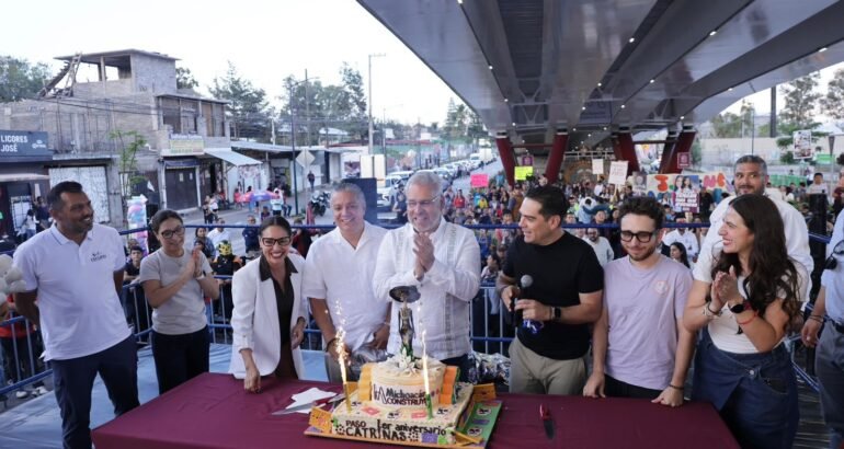 Celebra Bedolla primer aniversario del Paso Catrinas en Villas del Pedregal