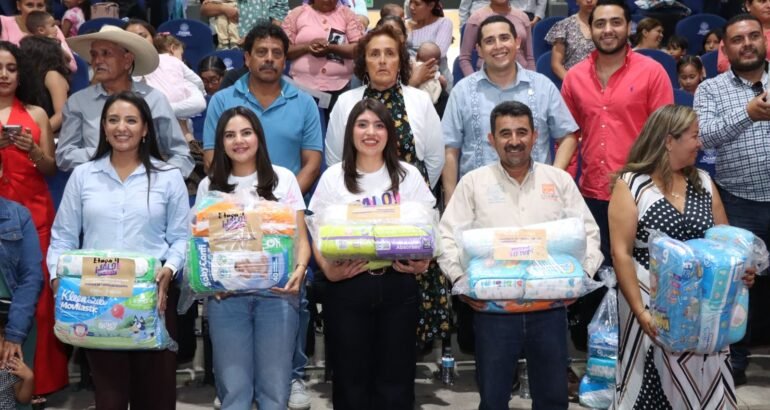 Arranca en Charo la caravana Jalo por las Mamás con entrega de 36 mil pañales a madres autónomas