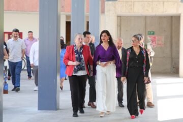 Más carreras universitarias, más oportunidades para Michoacán: Gaby Molina