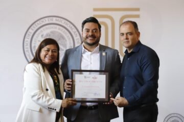 Reconoce Congreso del Estado a la Clínica de Disrafismo Espinal dirigida por el doctor Agustín Calderón Pérez