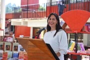 Histórica entrega de materiales de la SEE beneficia a miles de niños: Gabriela Molina