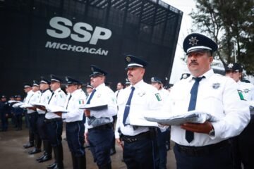 SSP entrega uniformes a personal de Seguridad Vial
