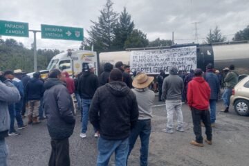 Retienen a comandante y 6 policías en Pomacuarán Retienen a comandante y 6 policías en Pomacuarán