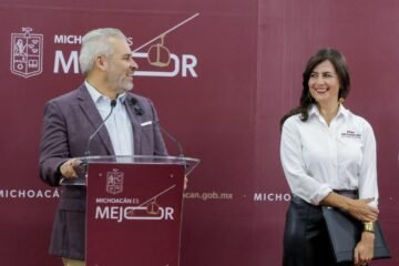 Prioridad es cerrar el cuarto ciclo escolar completo; respetaré los tiempos de Morena: Gaby Molina Prioridad es cerrar el cuarto ciclo escolar completo; respetaré los tiempos de Morena: Gaby Molina