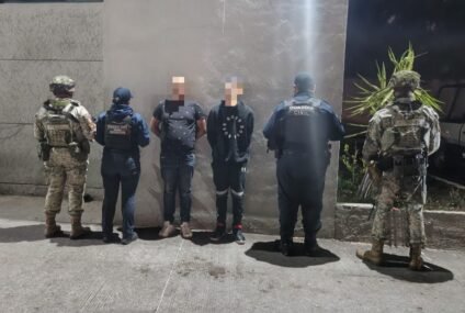 SSP y Defensa detienen a dos hombres en posesión de droga en Erongarícuaro