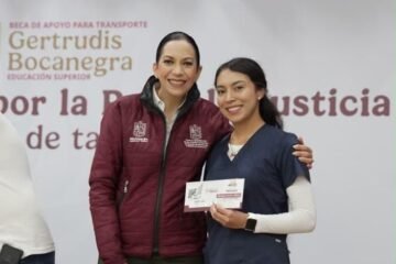 Más de 204 mil estudiantes de prepa y universidad reciben becas en Michoacán