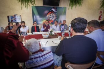 «A los jóvenes ya no se les puede relegar; deben tomar decisiones»: Carlos Torres Piña en Zitácuaro