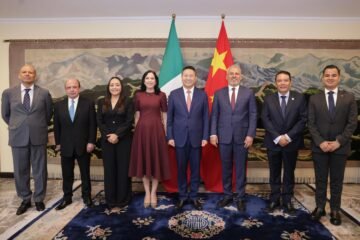 Bedolla y embajador de China refuerzan colaboración comercial, cultural y académica