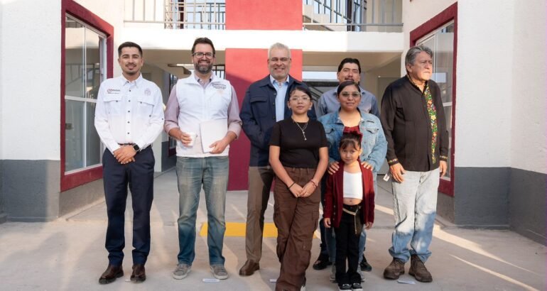 Viviendas dignas para más familias; aumenta a 82 mil la meta para Michoacán: Bedolla Viviendas dignas para más familias; aumenta a 82 mil la meta para Michoacán: Bedolla