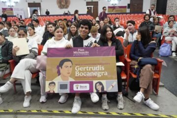 Atención estudiantes de prepas y universidades: ya está en curso el pago de becas Benito Juárez