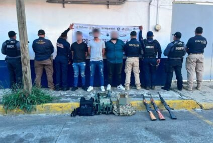 Fuerzas estatales y federales detienen a tres hombres en posesión de armas largas: SSP