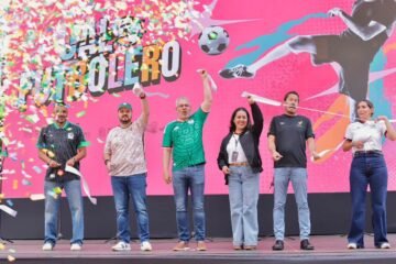 ¡Futbol mundialista llega a Morelia! Inaugura Bedolla el Jalo Futbolero con pantalla gigante