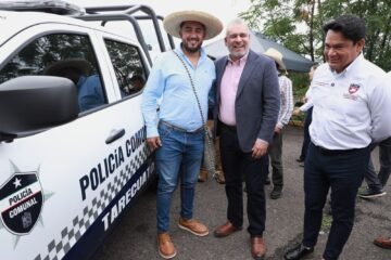 Refuerza Bedolla seguridad en comunidades indígenas con entrega de patrullas