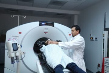 Bedolla informó que, a solo 10 meses de poner en marcha el Acelerador Lineal y el PET Scan, ya se han realizado más de 13 mil radioterapias a pacientes con cáncer Bedolla informó que, a solo 10 meses de poner en marcha el Acelerador Lineal y el PET Scan, ya se han realizado más de 13 mil radioterapias a pacientes con cáncer