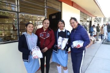 Michoacán cierra el ciclo escolar con más de 200 mil pares de tenis entregados