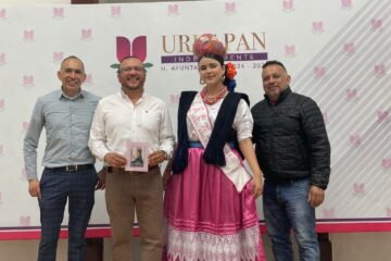Felicita Antonio Berber a la Ireri P’urhembe saliente del barrio de San Juan Bautista