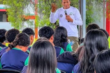 Cecytem promueve conciencia ambiental sobre residuos electrónicos en Huandacareo