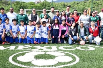 Inauguraron la cancha de futbol 5, Mundialito Social