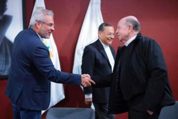 Acuerdan Bedolla y obispos mantener diálogo por la concordia y la seguridad Acuerdan Bedolla y obispos mantener diálogo por la concordia y la seguridad