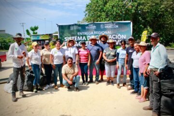 Entrega Sader biotanques en Aquila, para fortalecer manejo sustentable del agua
