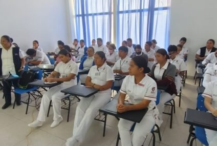 Centro de Salud Urbano de Uruapan capacita a su personal en gerontología ante el reto del envejecimiento poblacional