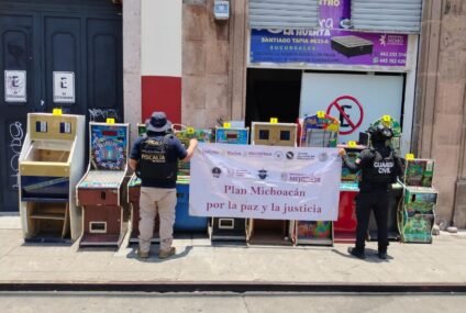 Asegura FGE 10 máquinas tragamonedas y posibles narcóticos en establecimiento del Centro de Morelia Asegura FGE 10 máquinas tragamonedas y posibles narcóticos en establecimiento del Centro de Morelia