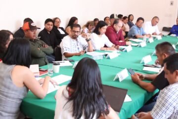 Eréndira Isauro y Conrado Paz, de la Comisión de Derechos Indígenas y Afroamexicanos, se reúnen con integrantes de comunidades del estado Eréndira Isauro y Conrado Paz, de la Comisión de Derechos Indígenas y Afroamexicanos, se reúnen con integrantes de comunidades del estado