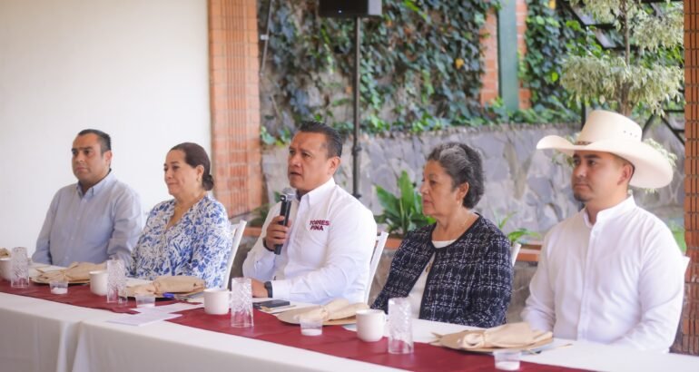 “Mi alianza es con el pueblo”: Carlos Torres Piña