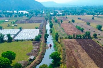 Canal Chapultepec aporta 500 litros de agua por segundo al lago de Pátzcuaro